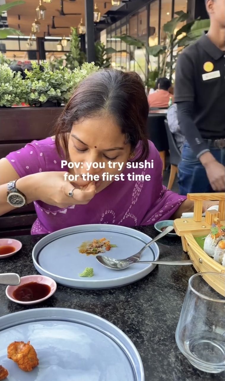 Niat Coba Sushi Pertama Kali, Ending-nya Malah Dimakan Campur Aduk!