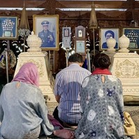 Salah satu makam yang dikunjungi Mayangsari dan keluarga ialah milik mendiang Soeharto dan istrinya, Ibu Tien. Foto: Instagram/@mayangsari_official