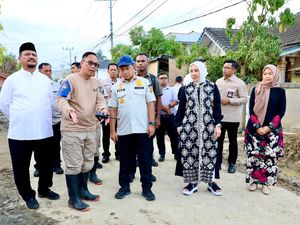 Tito Karnavian Cek Progres Pembersihan Lumpur di Permukiman Aceh Tamiang