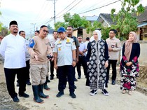 Tito Karnavian Cek Progres Pembersihan Lumpur di Permukiman Aceh Tamiang