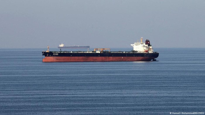 Badan Informasi Energi AS menyebut Selat Hormuz sebagai titik penyempitan transit minyak terpenting di dunia (Hamad I Mohammed/REUTERS)