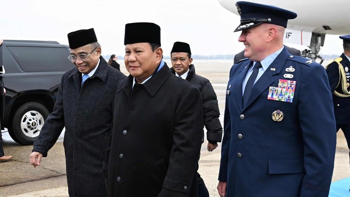 Menteri ESDM Bahlil Lahadalia dampingi Presiden Prabowo
