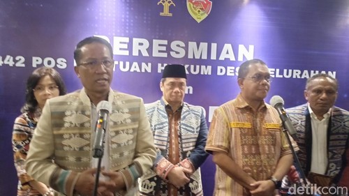 Menteri Hukum Supratman Andi Agtas saat menghadiri peresmian Pos Bantuan Hukum (Posbakum) tingkat desa/kelurahan se-NTT di Kupang, Kamis (19/2/2026). (Foto: Simon Selly/detikBali)