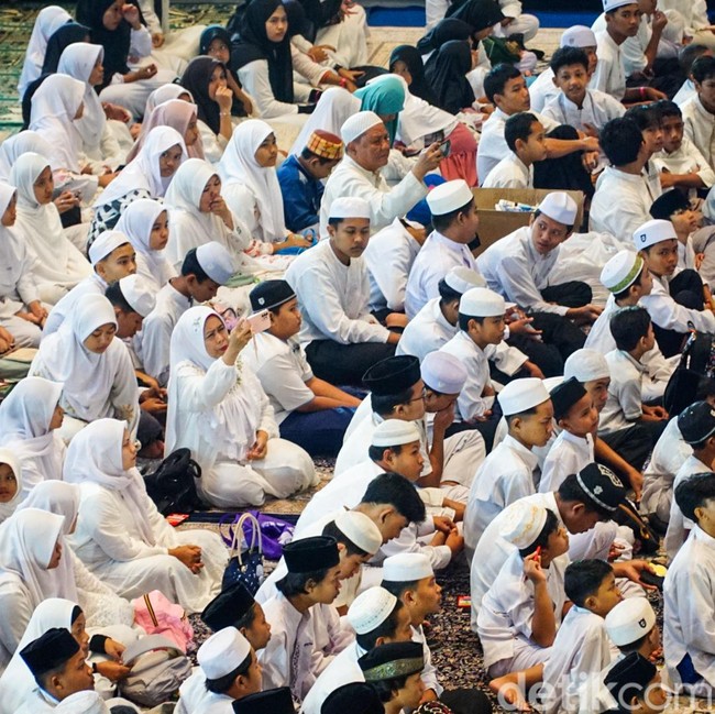 NasDem Ajak Anak Yatim Bukber, Dihadiri Tokoh-Tokoh Nasional