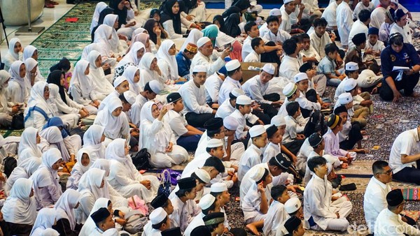 NasDem Ajak Anak Yatim Bukber, Dihadiri Tokoh-Tokoh Nasional