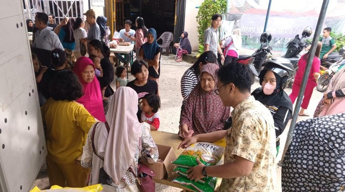Pelaksanaan gerakan pasar murah di Palembang selama momen Ramadan.