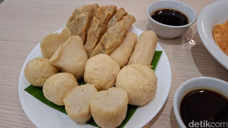 Pempek Candy: Cicip Pempek Legendaris yang Ikonik di Palembang