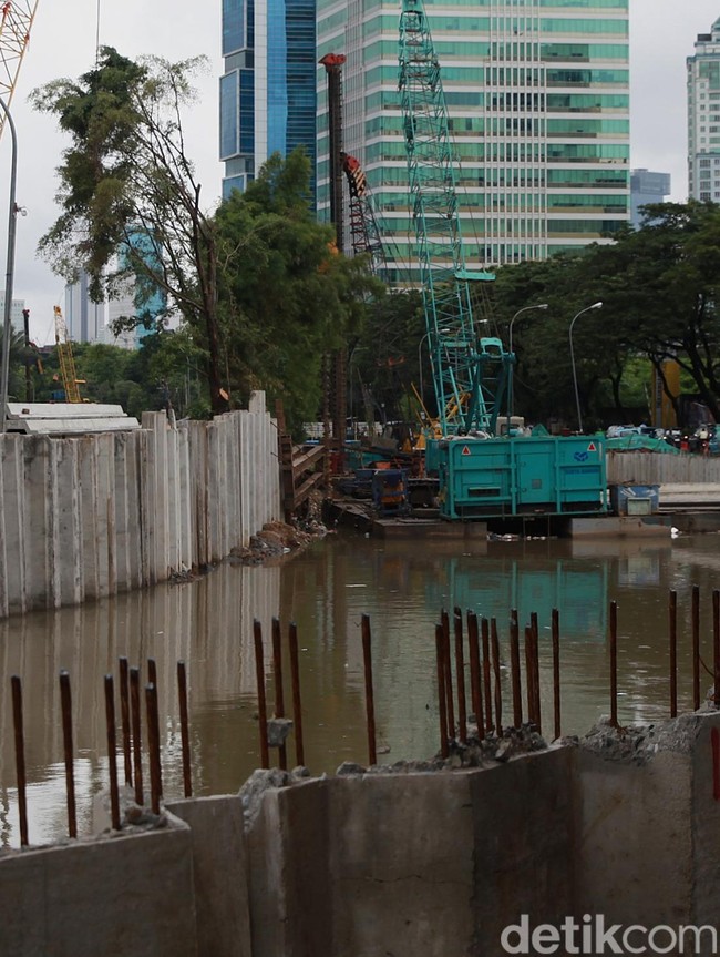 Pemprov DKI Pasang Turap Beton di Kali Cideng Atas untuk Cegah Banjir