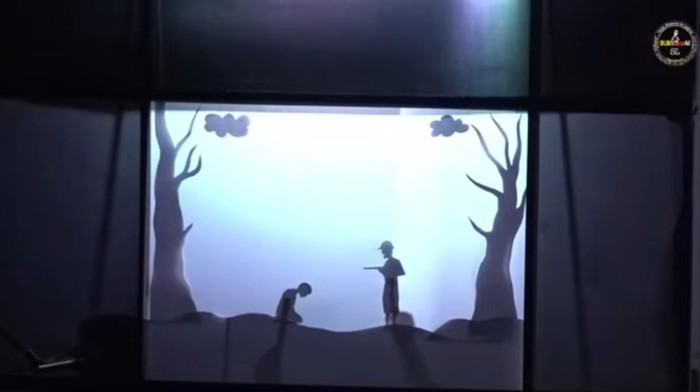 Penampilan Teater boneka Ogi Sidenreng.
