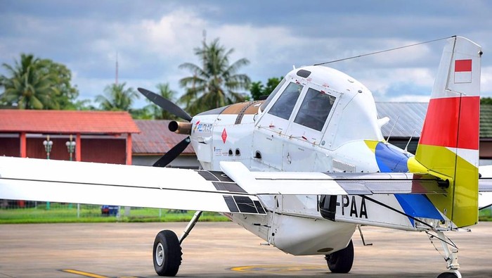 Pesawat Pelita Air Pengangkut BBM Satu Harga