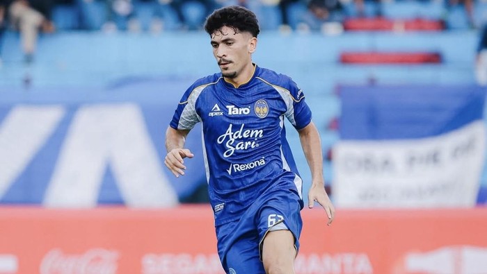 Gelandang PSIM Jogja, Rakhmatsho Rakhmatzoda.