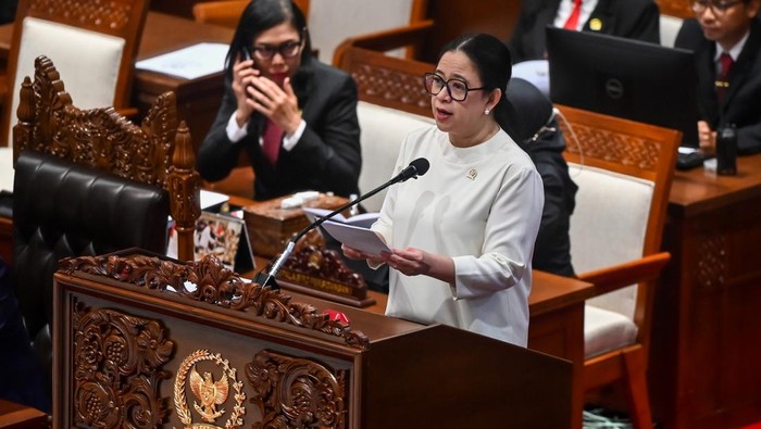 Ketua DPR Puan Maharani menyampaikan pidato pada Rapat Paripurna Ke-14 DPR RI Penutupan Masa Sidang III Tahun Sidang 2025-2026 di Kompleks Parlemen, Senayan, Jakarta, Kamis (19/2/2026). Rapat tersebut menyetujui laporan Komisi I DPR RI terkait perset