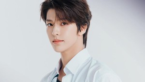 Lee Songha lahir pada 19 April 2004 di Gongju, Korea Selatan, dan jadi trainee SM sejak 2017. (Foto: dok. SM Entertainment/WeTV)
