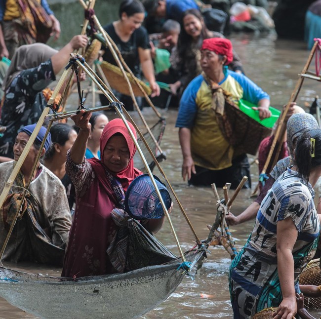 Tangkap Ikan Bersama di Situ Citaman, Tradisi Marak Pererat Silaturahim Warga