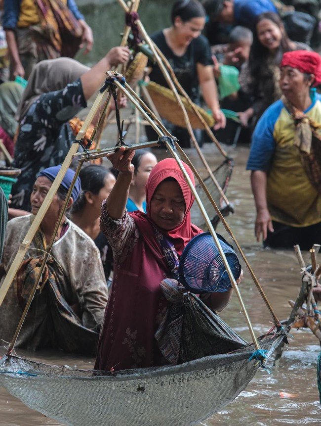 Tangkap Ikan Bersama di Situ Citaman, Tradisi Marak Pererat Silaturahim Warga