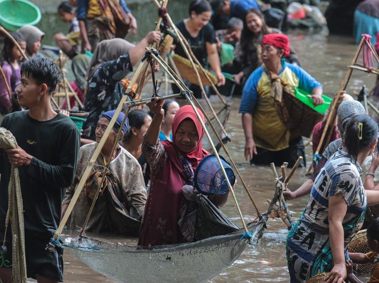 Tangkap Ikan Bersama di Situ Citaman, Tradisi Marak Pererat Silaturahim Warga