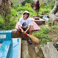 Viral Aksi Mulia Pemuda 22 Tahun Bersihkan Sukarela 431 Makam Terbengkalai