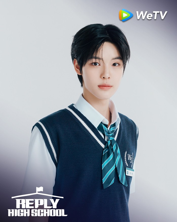 Trainee SM Entertainment, Tata, tergabung dalam proyek grup SMTR25 dan tampil di variety show Reply High School.