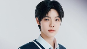 Jiranchai Sereeviriyakun atau Tata lahir pada 1 April 2008 di Thailand. Sebelum bergabung dengan SM, ia pernah menjadi trainee di GMM Grammy. (Foto: dok. SM Entertainment/WeTV)