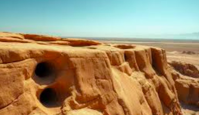 Temuan terowongan batu kecil yang teratur dan halus, mungkin menjadi petunjuk adanya bentuk kehidupan yang belum pernah diketahui sebelumnya.