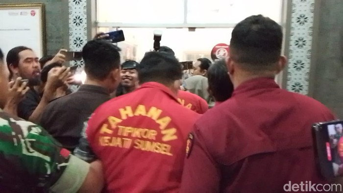 DPRD Muara Enim dan Anaknya Jadi Tersangka Gratifikasi Proyek Irigasi, Skandal Menyudut Elite Politik!