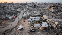 Ramadan menjadi momen refleksi dan penguatan solidaritas bagi warga di tengah kondisi sulit. REUTERS/Dawoud Abu Alkas  