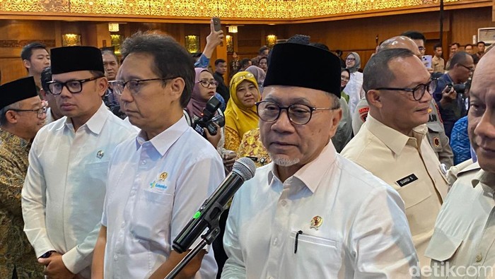 Zulhas saat memberikan pesan tentang harga bahan pokok.