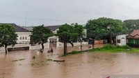 Genangan Belum Surut, 19.408 KK di Bekasi Jalani Puasa di Tengah Banjir