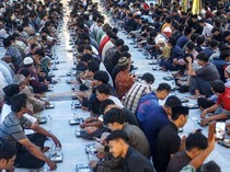 Video: POV Cobain Takjil Gratis di Masjid Jakarta Selatan