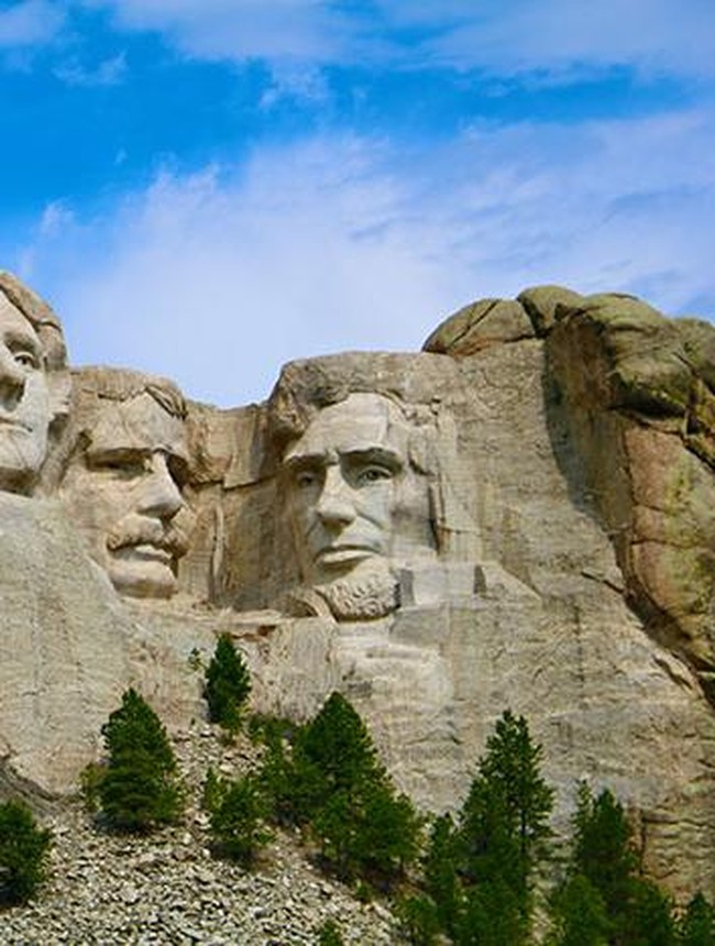 9 Patung Paling Ikonik di Dunia yang Menjadi Saksi Bisu Sejarah Manusia