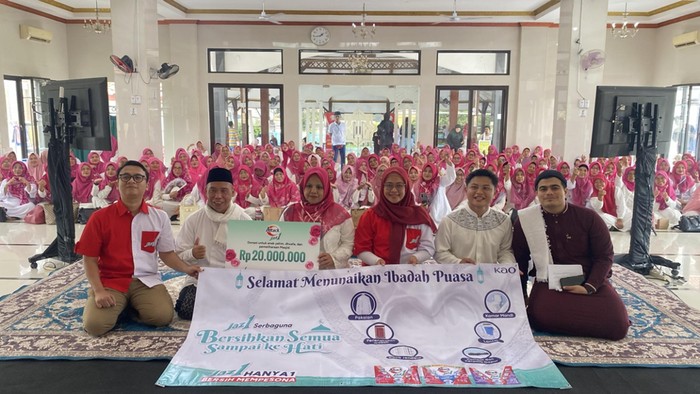 Sambut Ramadan, Attack Jaz1 Serbaguna Hadirkan Gerakan Bersihkan Masjid