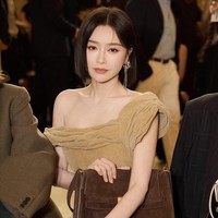 Qin Lan dikenal karena berperan sebagai Permaisuri Fuca dalam drama China Story of Yanxi Palace, Zhihua dalam My Fair Princess III, dan Mo Xiangwan dalam We Are All Alone. Aktris cantik berusia 46 tahun ini masih sibuk wara-wiri di industri hiburan Tiongkok hingga kini. Foto: Dok. Weibo, Instagram