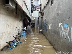 Video Kondisi Perumahan Puri Kartika Ciledug Dilanda Banjir Luapan Kali Angke