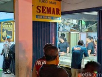 16 Jam Bareskrim Geledah Toko Semar-Rumah Mewah Nganjuk Bawa 1,6 Kg Emas