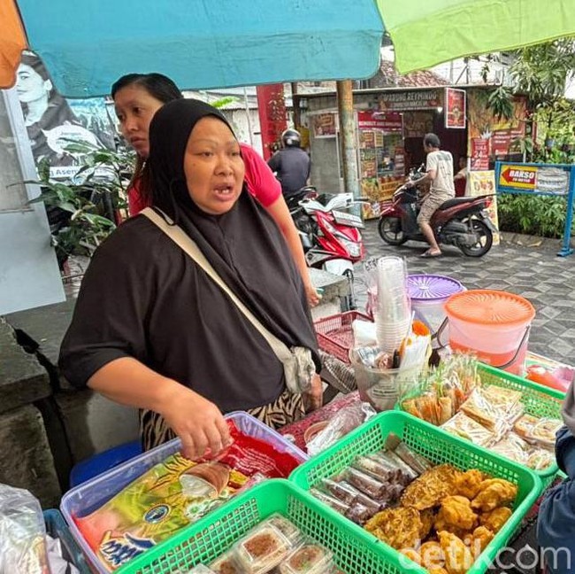 Asyik Berburu Takjil Murah Meriah di Kampung Kue Surabaya