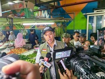Dirut Bulog Sidak 2 Pasar di Jakarta, Minta Pedagang Tak Naikkan Harga