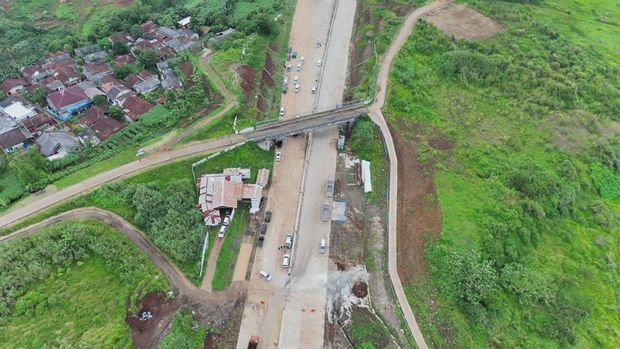 E-TLE Drone merupakan bagian dari strategi penguatan manajemen lalu lintas berbasis teknologi modern guna memastikan distribusi kendaraan berjalan aman, lancar, dan terkendali pada jalur strategis yang menghubungkan kawasan Bogor hingga Sukabumi.