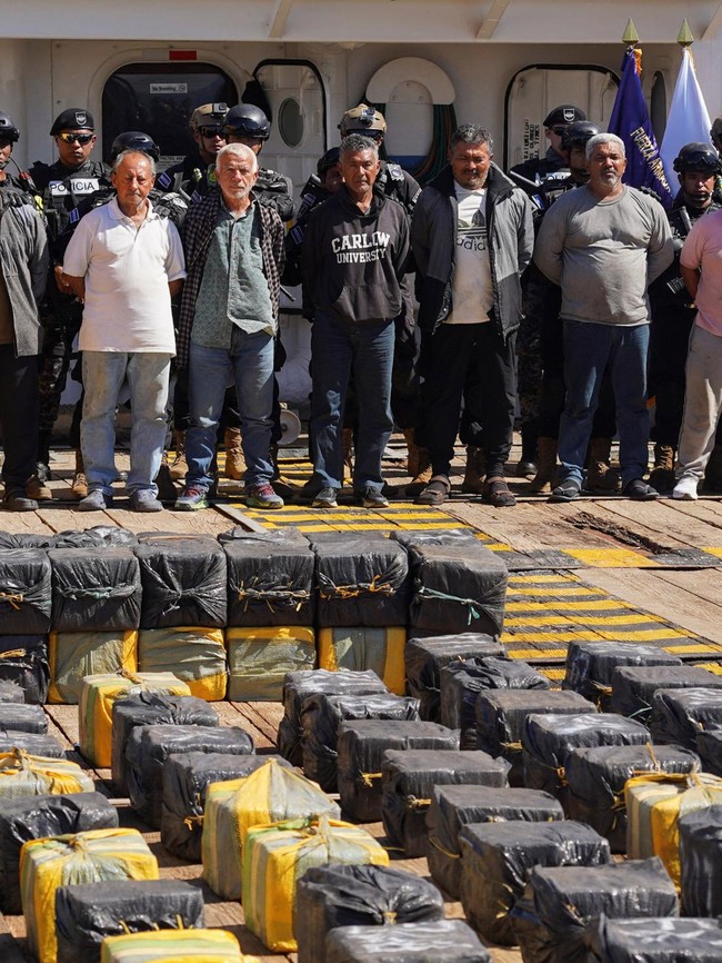 Angkatan Laut Sita 6,6 Ton Kokain di Samudra Pasifik