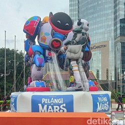 Mengenal Dunia Film Pelangi di Mars Lewat Balon Raksasa 10 Meter