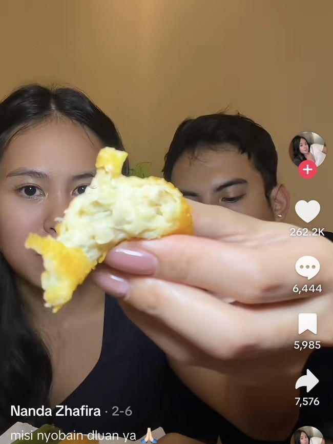 Foodies! Ananda Zhafira, Pacar Baru Okin Ternyata Hobi Jajan Makanan Viral