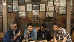 Keseruan Gading Marten Nongkrong Bareng Raffi Ahmad hingga Dikta di Restoran