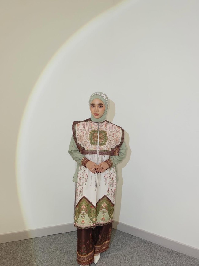 Gaya Hijab Hijau Pastel Nabila Taqiyyah Ini Jadi Inspirasi Lebaran Gen Z!