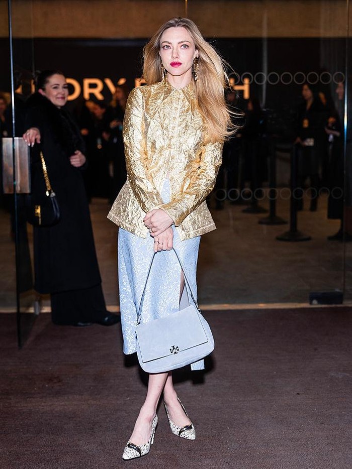 NEW YORK, NEW YORK - FEBRUARY 11: Amanda Seyfried attends the Tory Burch Fashion Show during New York Fashion Week at Sothebys on February 11, 2026 in New York City. (Photo by TheStewartofNY/GC Images)