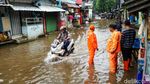 Jalan Kemang Utara IX Tergenang, Lalu Lintas Tersendat