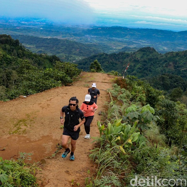 Jalur Trail Cisadon, Destinasi Favorit Pelari Berburu Elevasi