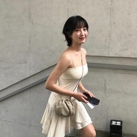 Bintang ‘The Practical Guide to Love’ tersebut sudah dikenal karena kecantikannya saat kuliah yang membuatnya dijuluki ‘Sungkyunkwan Goddess’. Foto: Instagram @junghyesung91