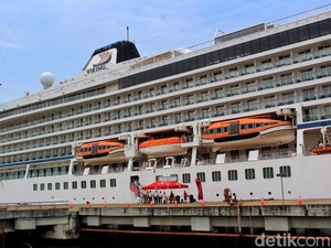 Kapal Pesiar Viking Sky Sandar di Lombok Barat, 930 Turis Jelajahi Destinasi Lokal