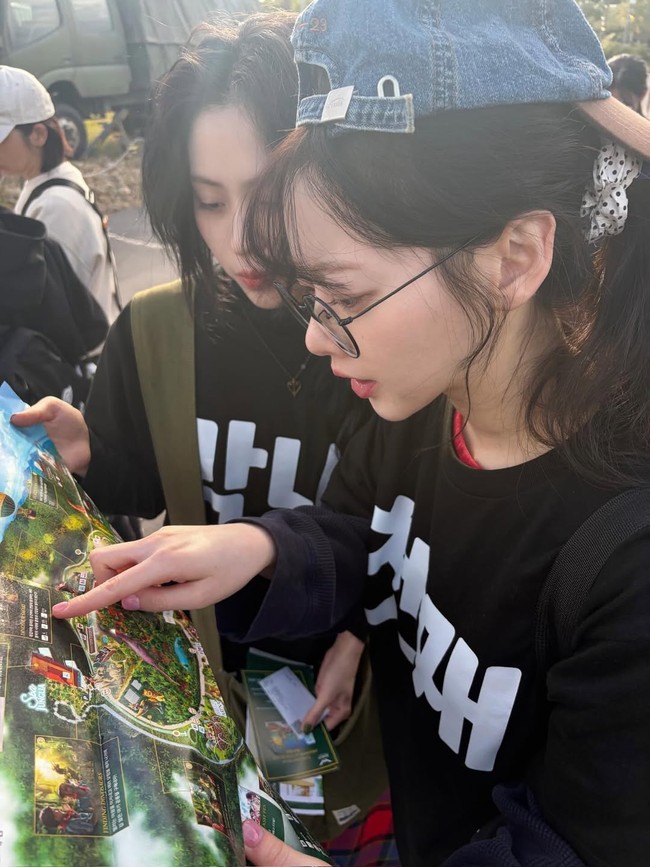 Karina beberapa kali mengatakan bahwa Ryujin adalah teman artis pertamanya. Meski beda girl group dan agensi, keduanya sering menghabiskan waktu bersama. Foto: Instagram