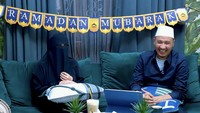 Saya tidak pernah memaksa (Kartika untuk bercadar), kata Habib Usman bin Yahya. Foto: Channel YouTube Kartika Putri