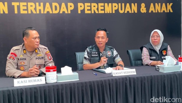 Kasat Reskrim Polrestabes Medan AKBP Bayu Putro saat Konferensi pers.